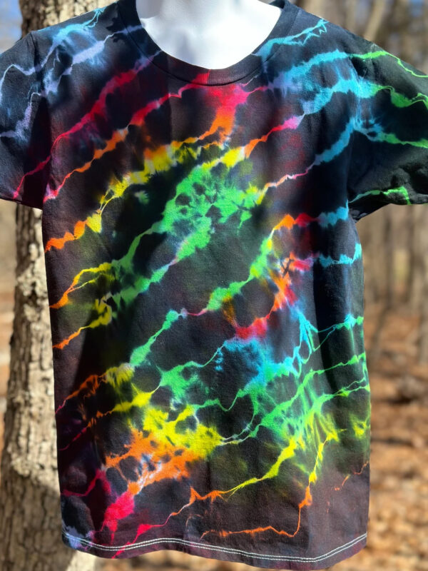 tie-dye-shirt-for-youth